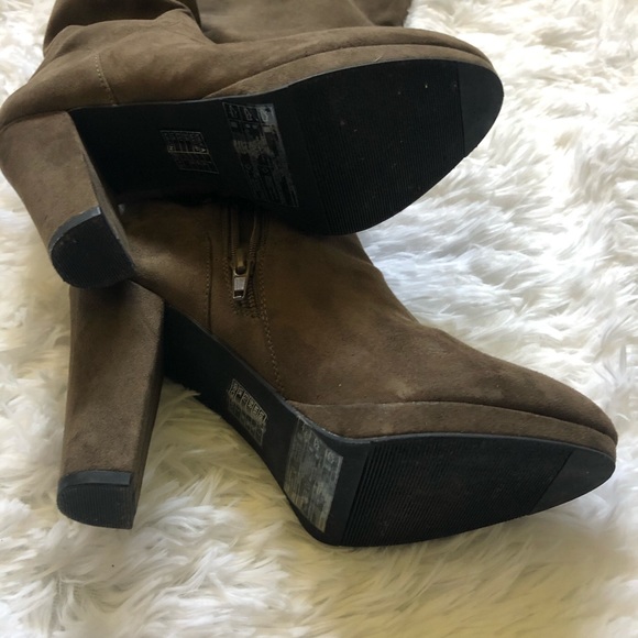 Over The Knee Boots - Picture 2 of 3